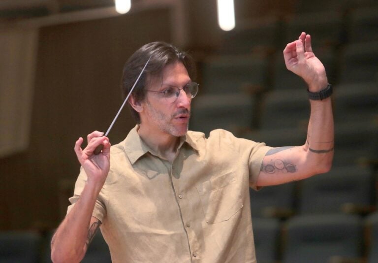 Maestro Carlos Prazeres permanece na Sinfônica de Campinas até fevereiro de 2026