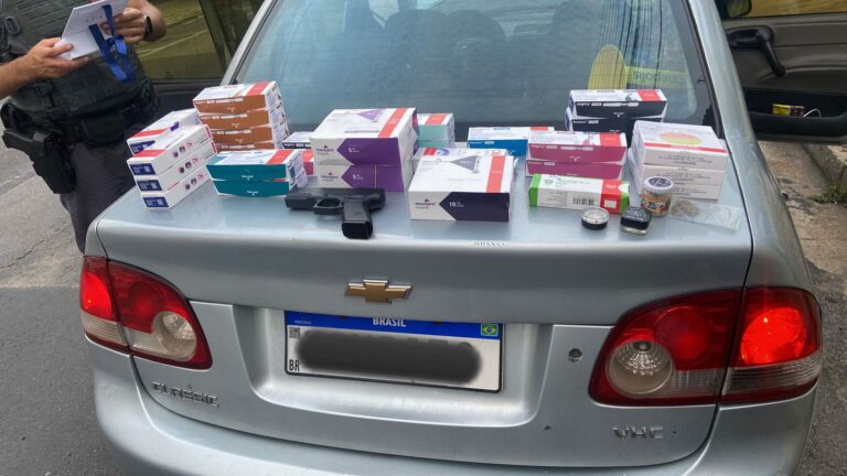 Polícia Militar pende indivíduos por roubo a estabelecimento comercial