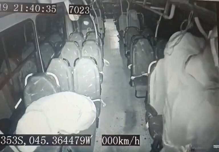 VÍDEO: Criminosos furtam módulos de ônibus e prejudicam operação do transporte público de Pinda