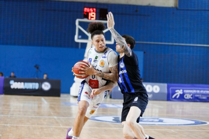 São José é superado pelo Pinheiros fora de casa e vê sequência do rival chegar a 11 vitórias no NBB São José é superado pelo Pinheiros fora de casa e vê sequência do rival chegar a 11 vitórias no NBB