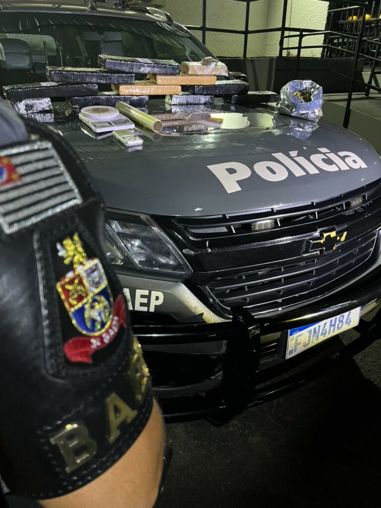 BAEP prende dois homens com mais de 10 kg de maconha em São José