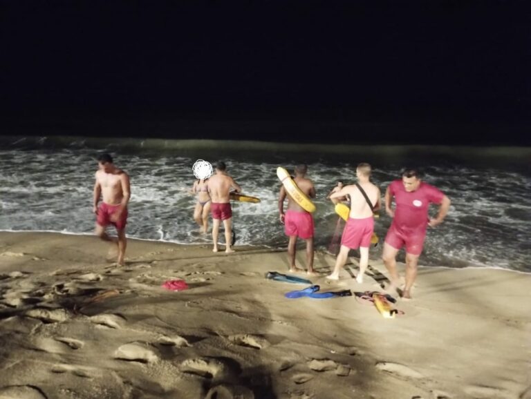 Bombeiros evitam afogamento em Caraguatatuba durante a noite de Natal