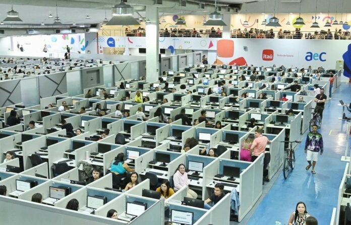 Empresa de contact center anuncia abertura de 1.300 vagas de emprego na Paraíba