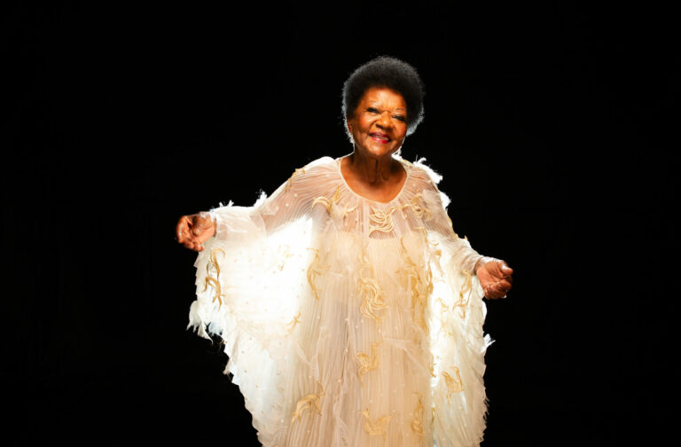 Alaíde Costa 90 anos: os 10 maiores sucessos na voz da cantora