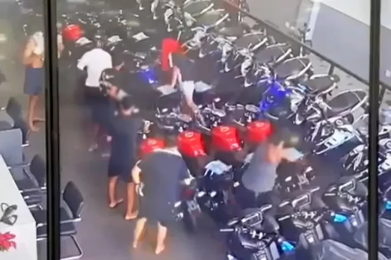 Loja de motos é alvo de ‘arrastão’ em São Vicente; VÍDEO