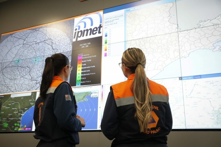 Governo de SP convoca reunião com prefeitos diante da previsão de chuvas no Ano Novo