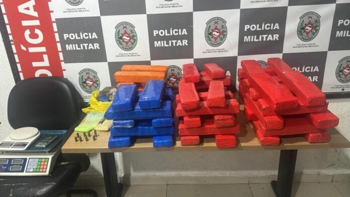Segundo a Polícia Militar, imóvel era usado para armazenar entorpecentes que seriam distribuídos em “bocas de fumo” da capital