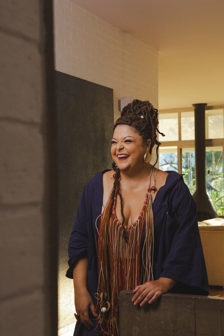 Fabiana Cozza lança “Macumbeira”, um manifesto de amor e ancestralidade no Dia Nacional do Samba