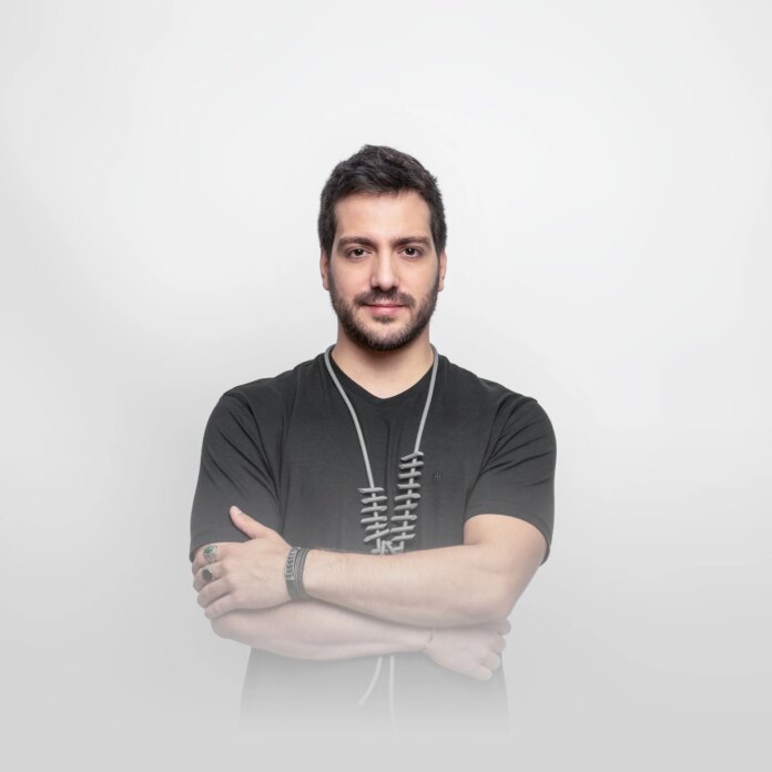 Fabio Nogara apresenta o espetáculo “Piano e Voz” no Teatro da Rotina, em São Paulo