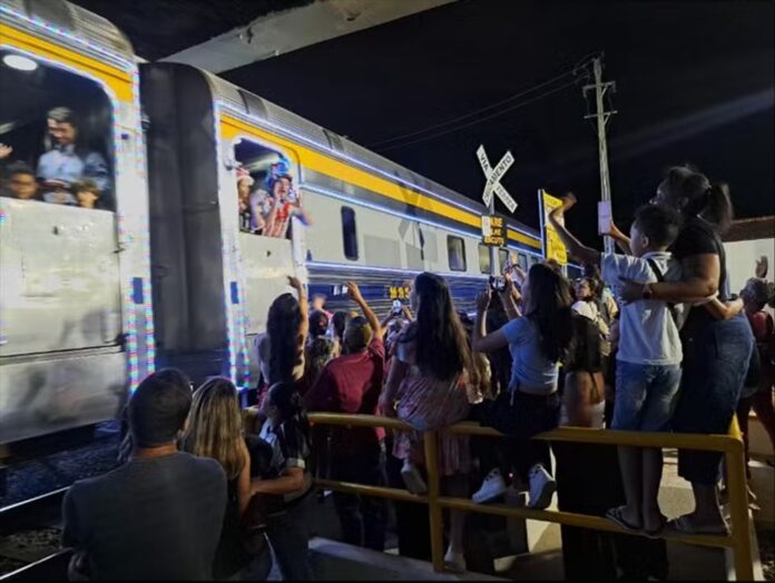 Trem iluminado de Natal passa pelo Vale do Paraíba a partir de quarta (3); veja a programaçã completa Trem iluminado de Natal passa pelo Vale do Paraíba a partir de quarta (3); veja a programaçã completa