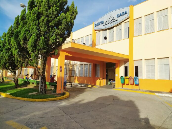 Homem morre em hospital de Pindamonhangaba após se engasgar com pão Homem morre em hospital de Pindamonhangaba após se engasgar com pão