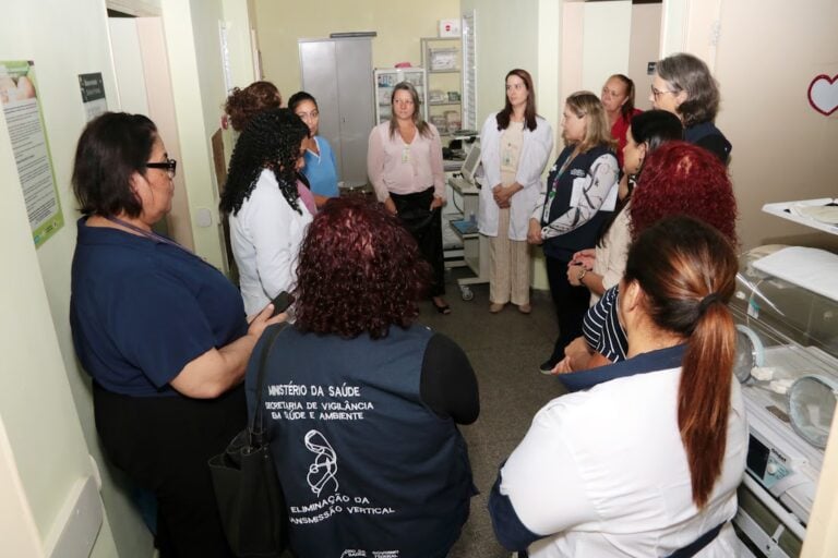 Santos elimina transmissão do HIV das mães para bebês e receberá certificação do Ministério da Saúde