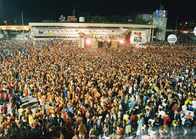 A exposição revive 35 anos da Micarande e 40 anos de Axé Music, celebrando o maior Carnaval fora de época do país