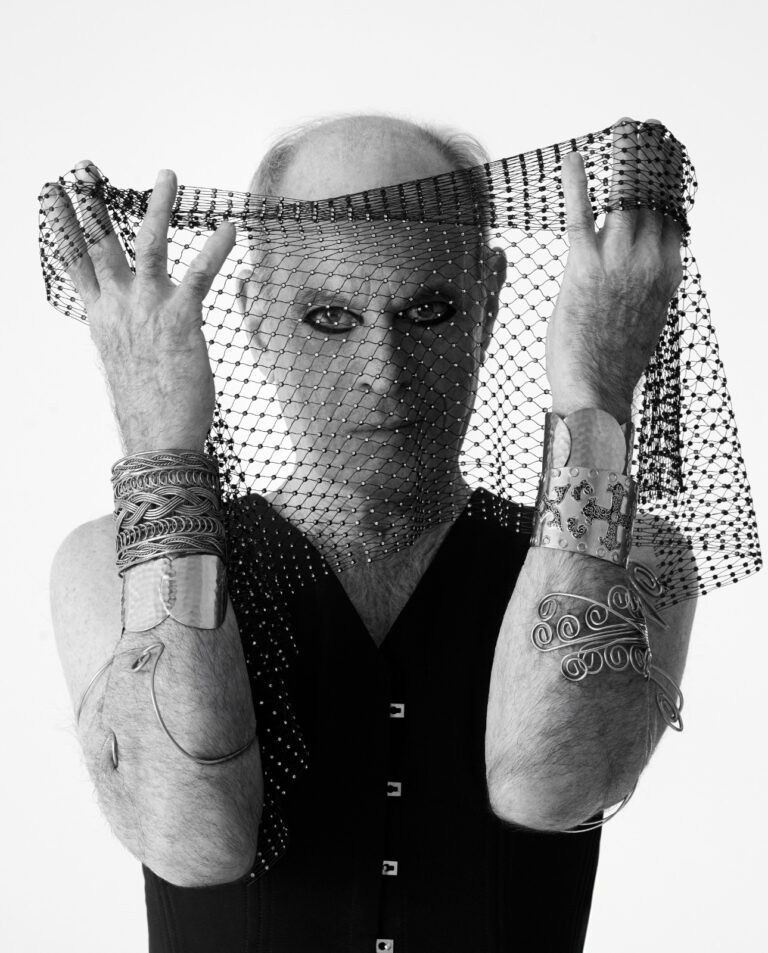 Ney Matogrosso leva a ousadia de ser livre para show único no Allianz Parque