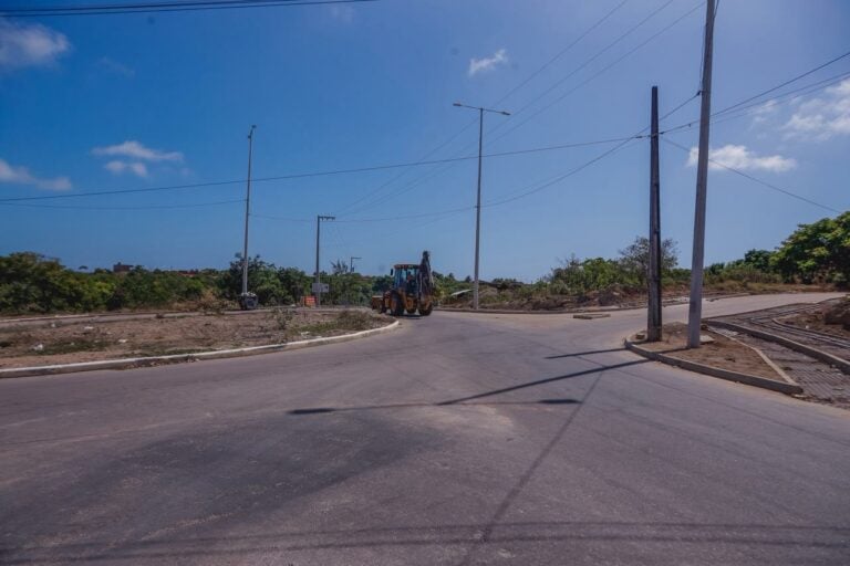 A Orla Sul tem 7 km de extensão, saindo da PB-008 e seguindo por vias duplicadas, duas rotatórias e uma malha viária que conecta as praias