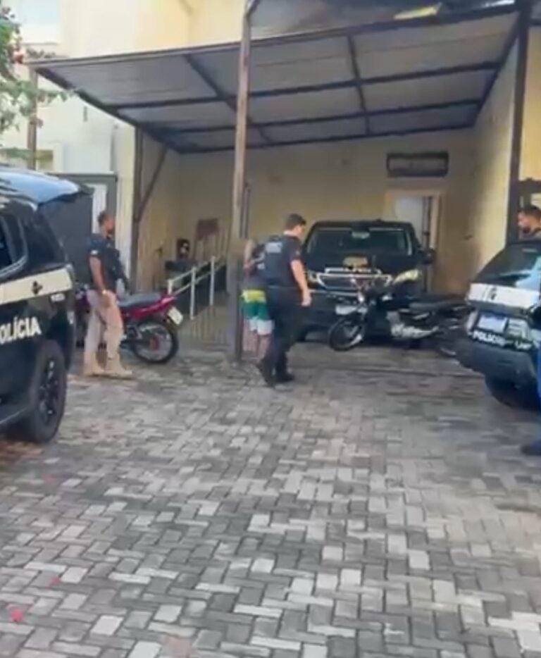 Ex-funcionário é preso por suspeita de roubar e matar patrão a facadas