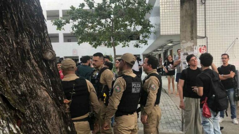 Confusão em centro da UFPB termina com dois estudantes detidos após denúncia de transfobia