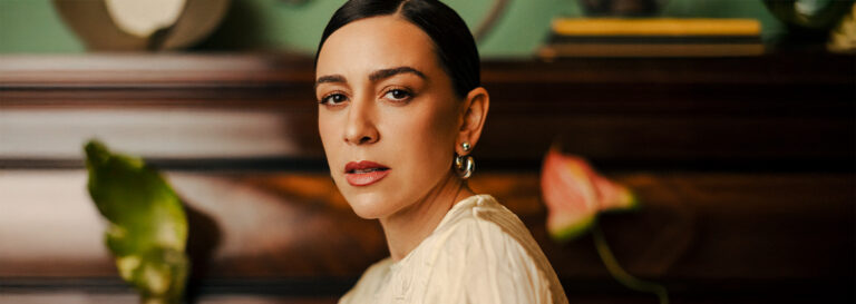 Roberta Sá celebra aniversário e 20 anos de carreira com álbum visual