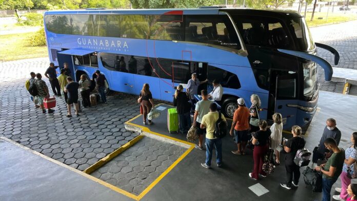 Véspera de Natal aumenta movimento na Rodoviária de João Pessoa