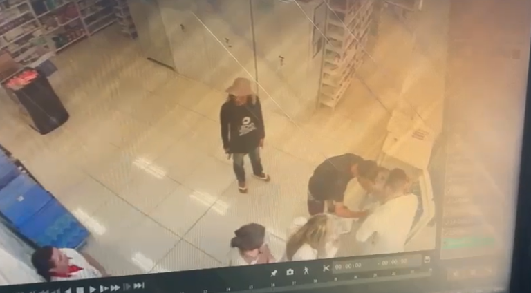 Criminosos levaram todo estoque de canetas emagrecedoras da farmácia provocando um prejuízo de cerca de R$ 60 mil