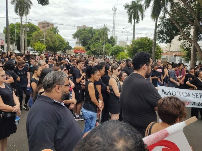 Servidores de Araçatuba vão às ruas no aniversário da cidade