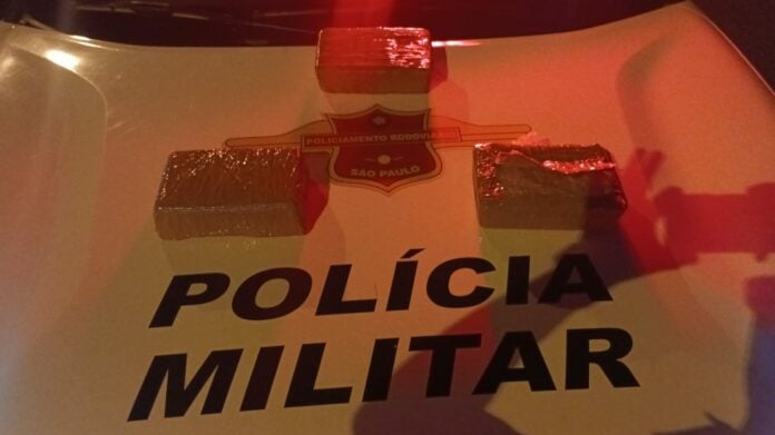 Motorista de aplicativo é preso com droga no carro em Campinas Motorista de aplicativo é preso com droga no carro em Campinas