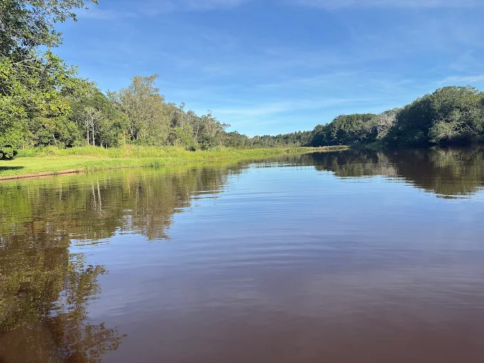 Bombeiros realizam buscas por jovem desaparecido em represa de Jacareí Bombeiros realizam buscas por jovem desaparecido em represa de Jacareí
