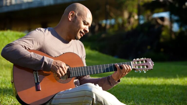 Vander Lee, só voz e violão