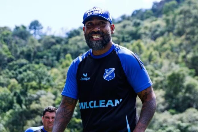 Dyego Coelho é anunciado como novo técnico do Taubaté