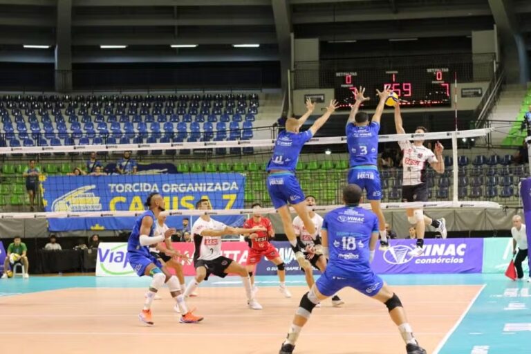 Vôlei São José perde para o Sesi Bauru e segue na zona de rebaixamento da Superliga