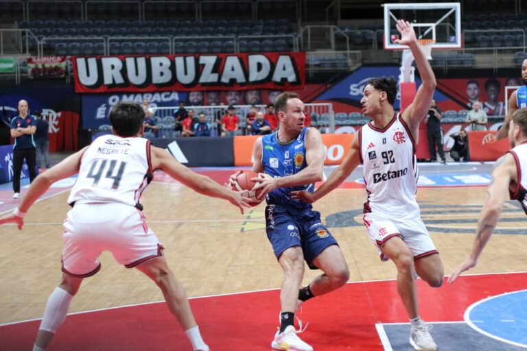 São José Basketball reage no fim, mas cai para o Flamengo e se despede da Copa Super 8