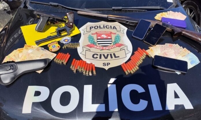 Agiota é preso com armas em Ilhabela