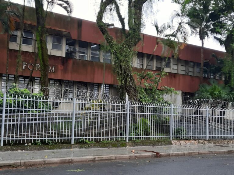 Justiça condena camping a indenizar hóspede por ameaças e vazamento de dados