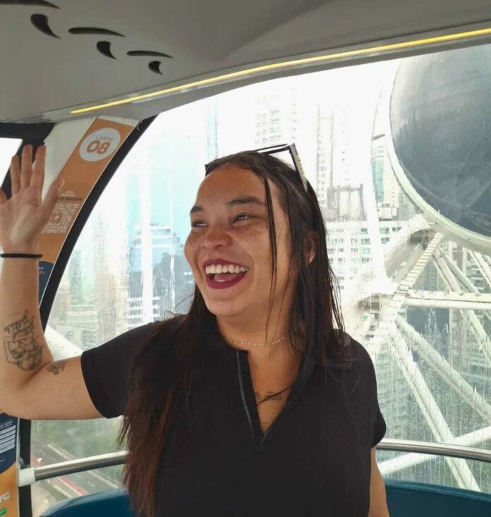 Jovem que morreu após cair de ônibus em São Sebastião é enterrada nesta terça (6) a