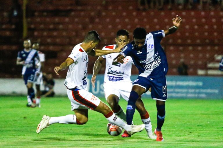 Taubaté empata com o Linense fora de casa e deixa a zona de rebaixamento da Série A2