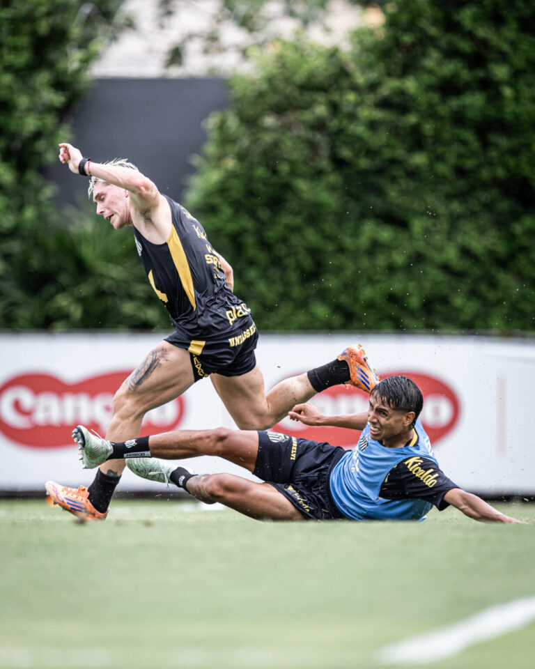 Santos se reapresenta e inicia pré-temporada no CT Rei Pelé