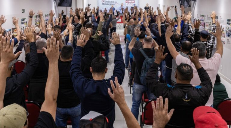 Trabalhadores da Avibras autorizam sindicato a negociar dívidas salariais acumuladas desde 2022