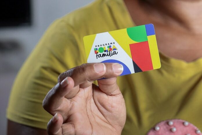 620,4 mil famílias da Paraíba começam a receber Bolsa Família