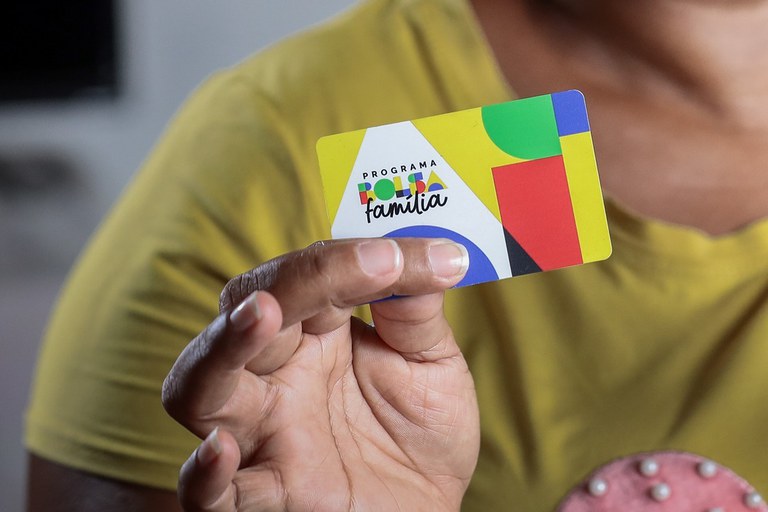 620,4 mil famílias da Paraíba começam a receber Bolsa Família