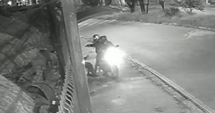 Homem é rendido e assaltado em calçada no  Parque Dom Pedro II