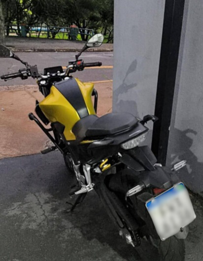 Tio e sobrinho são detidos após tentativa de furto de moto em São José