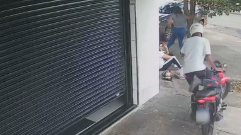 VÍDEO: Duas mulheres são roubadas em via pública no Parque Real, em Mogo Mirim