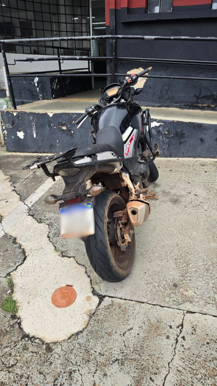 Adolescentes são apreendidos com moto roubada e podem ter envolvimento em latrocínio