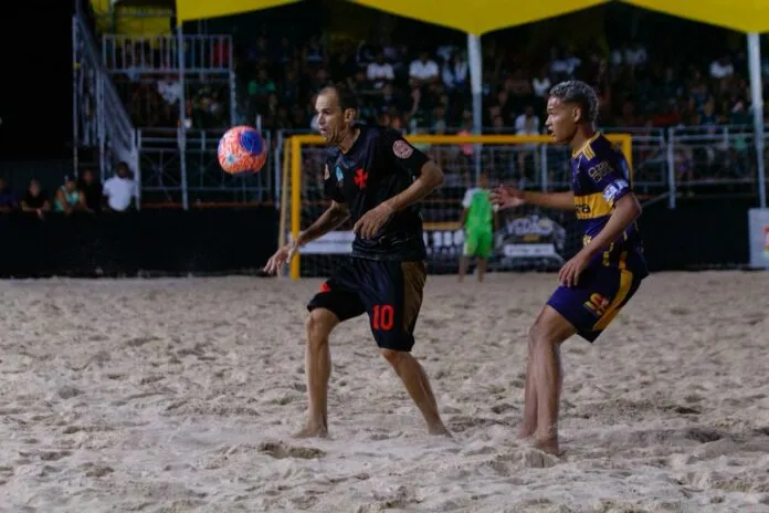 Paraíba sedia torneio de futebol de areia em Pitimbu