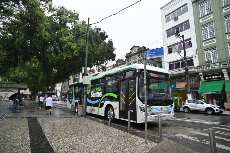 Santos recebe segundo transporte coletivo 100% elétrico