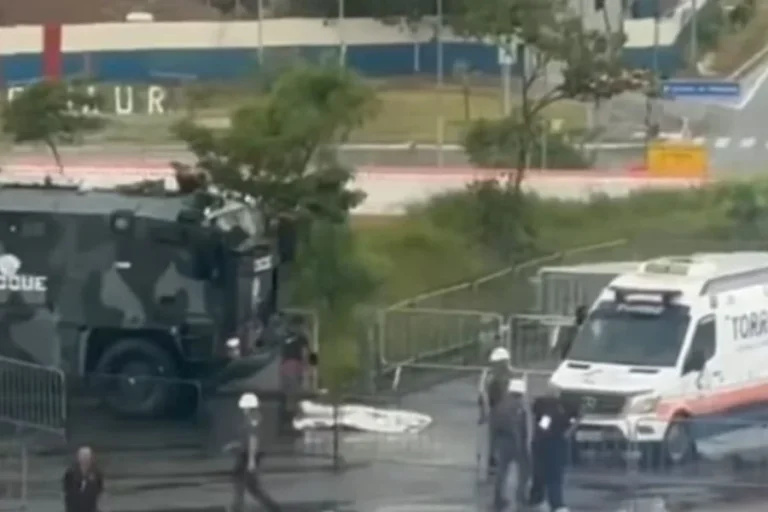 Torcedor morre atropelado por caminhão da PM na Neo Química Arena