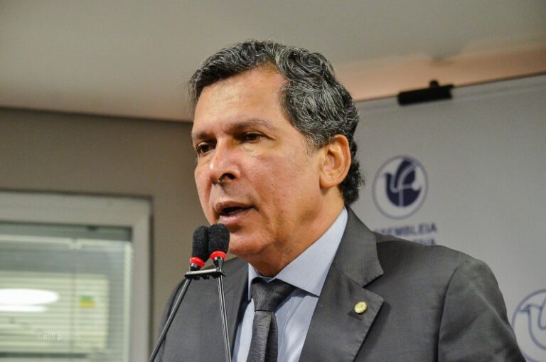 Ricardo Barbosa desiste de disputar Prefeitura de Cabedelo