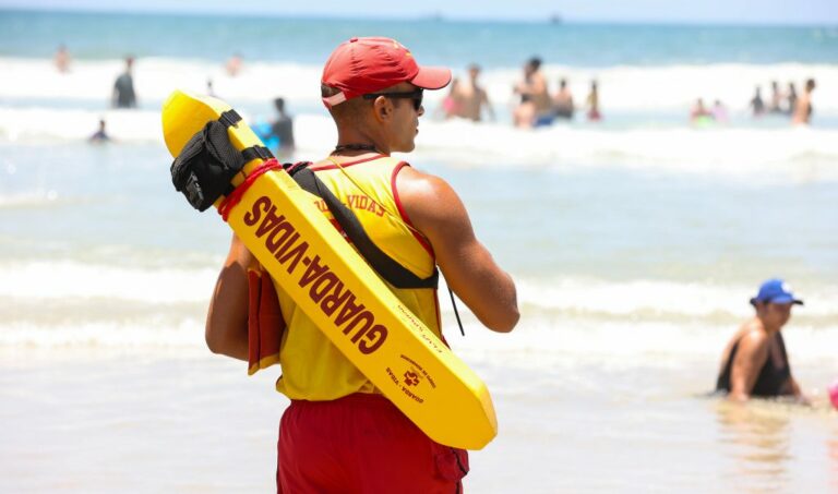 9 em cada 10 mortes por afogamento ocorrem por correntes de retorno, alerta Corpo de Bombeiros