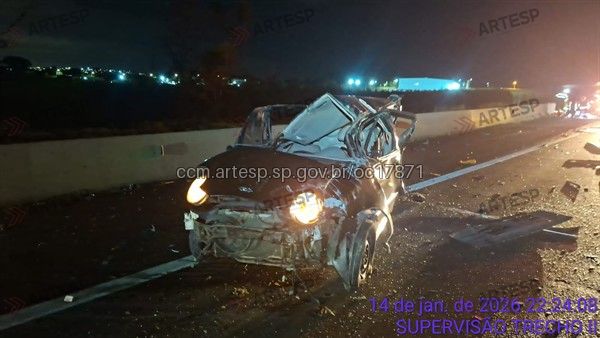 Motorista morre após carro capotar na Rodovia dos Bandeirantes, em Campinas