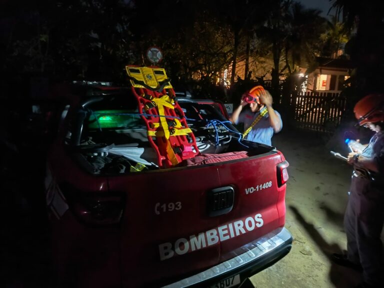 Homem se perde em trilha na Praia Brava e é resgatado pelos bombeiros em Ubatuba